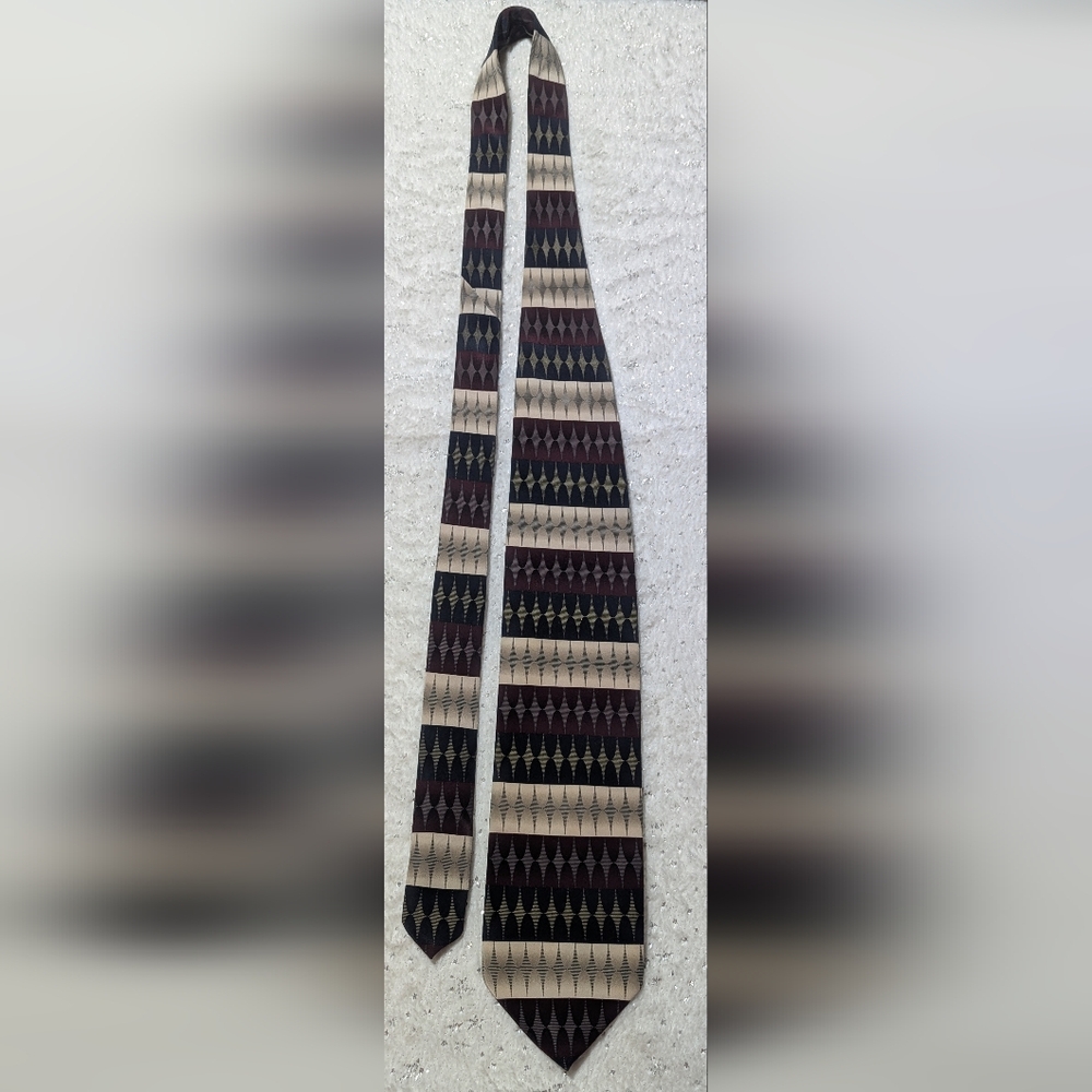 Giorgio Brutini 100% Silk Necktie | Burgundy Navy Beige Geometric Stripe | Class